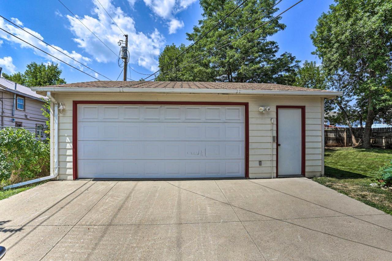 Appartement Centrally Located On Main St With Garage